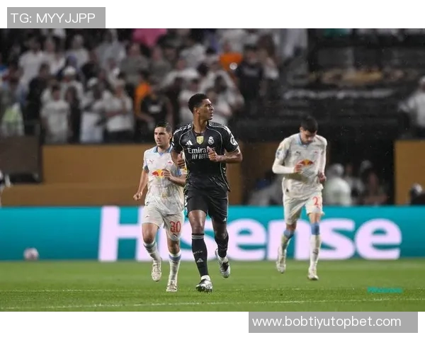 皇马正式宣布亚历克斯莱恩加盟球队引发球迷热议