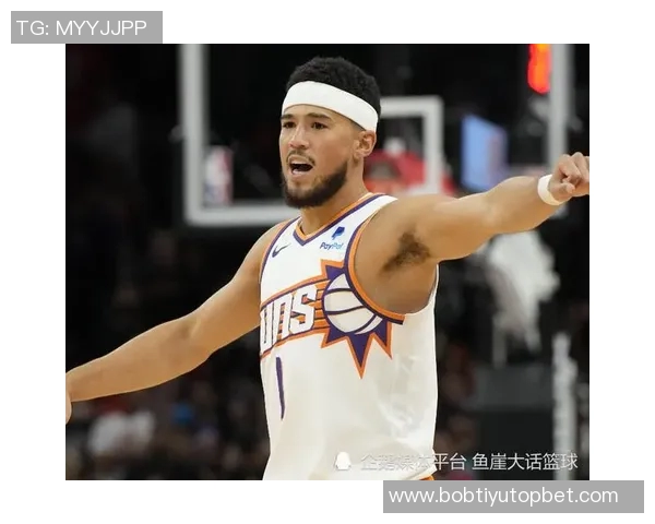 布克称赞布伦森为联盟最难防守球员之一灵活性与得分能力兼具 布克称赞布伦森为联盟最难防守球员之一灵活性与得分能力兼具